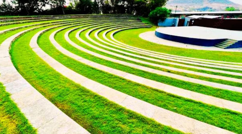 Arihant-Sports-City-Amenities-Amphitheatre
